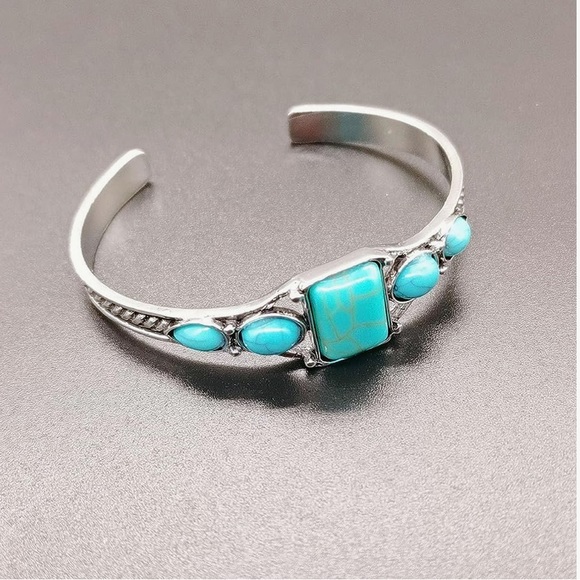 Vintage Style Bohemian Turquoise Carved Bracelet - Picture 3 of 5